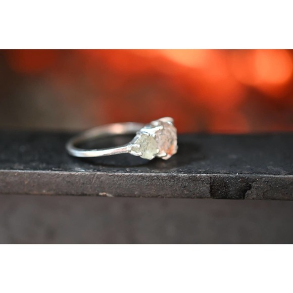 Sapphire Engagement Ring, Natural Green yellow rustic unique alternative - Picture 4 of 6